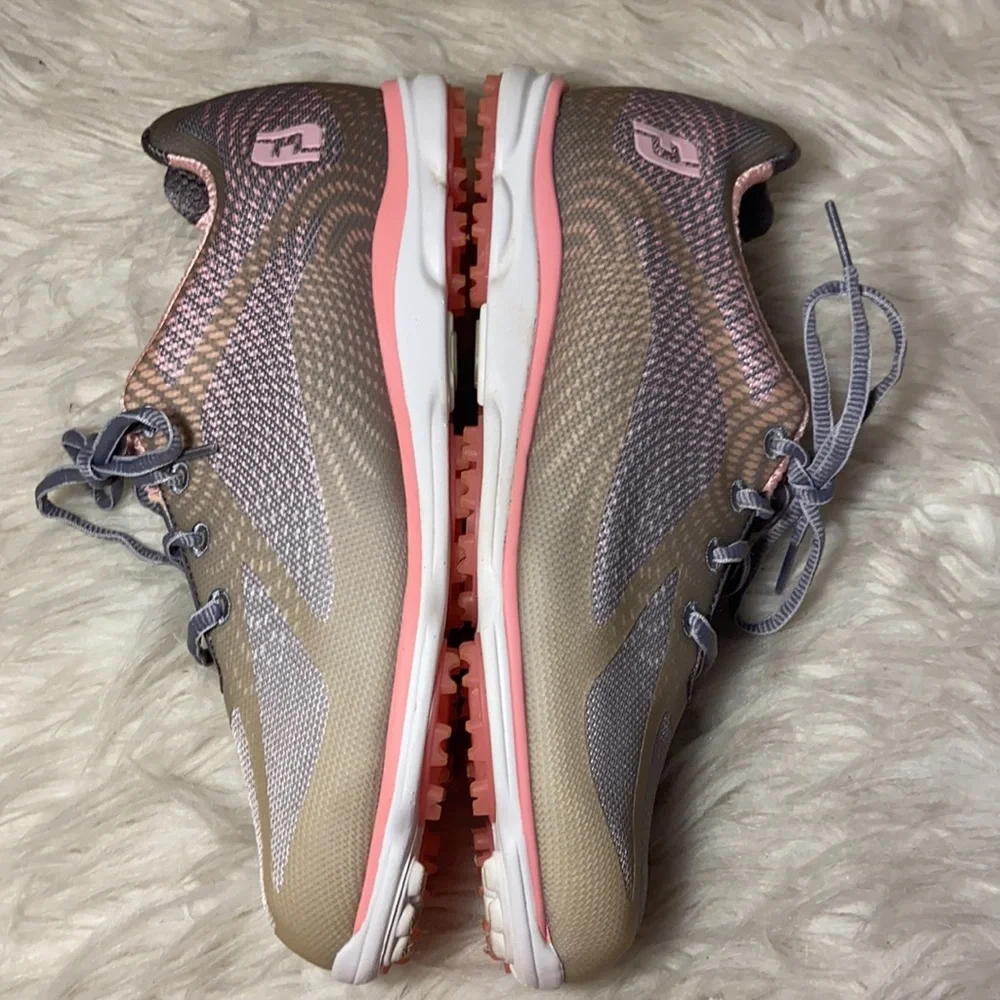 Like new Footjoy Pink Golf emPOWER Spikeless Shoe
